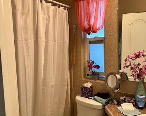 106-Bathroom-e1733161588878