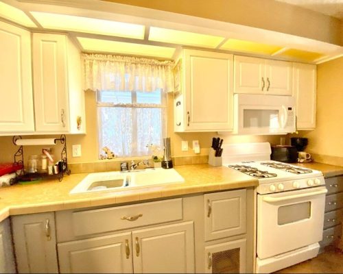 106-Kitchen-e1733161624250