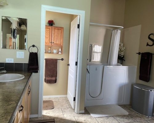 #2240 Walk in Tub in Master Bath