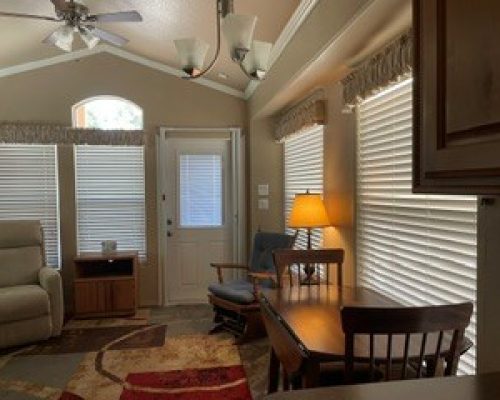 #266 Livingroom & Dinette